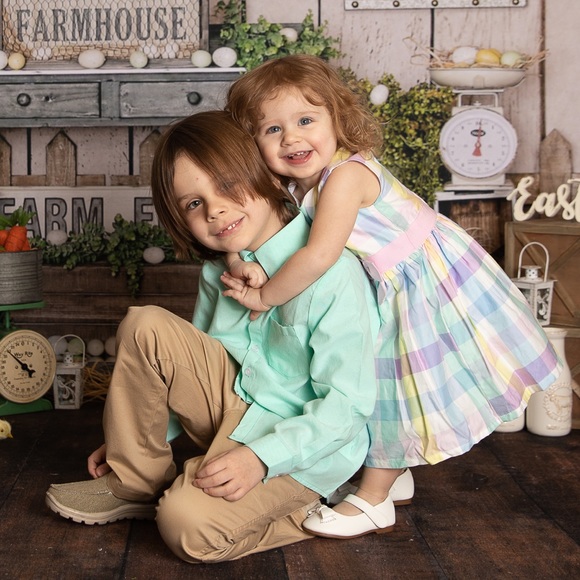 Meet your Posher, Erica - Picture 2 of 4